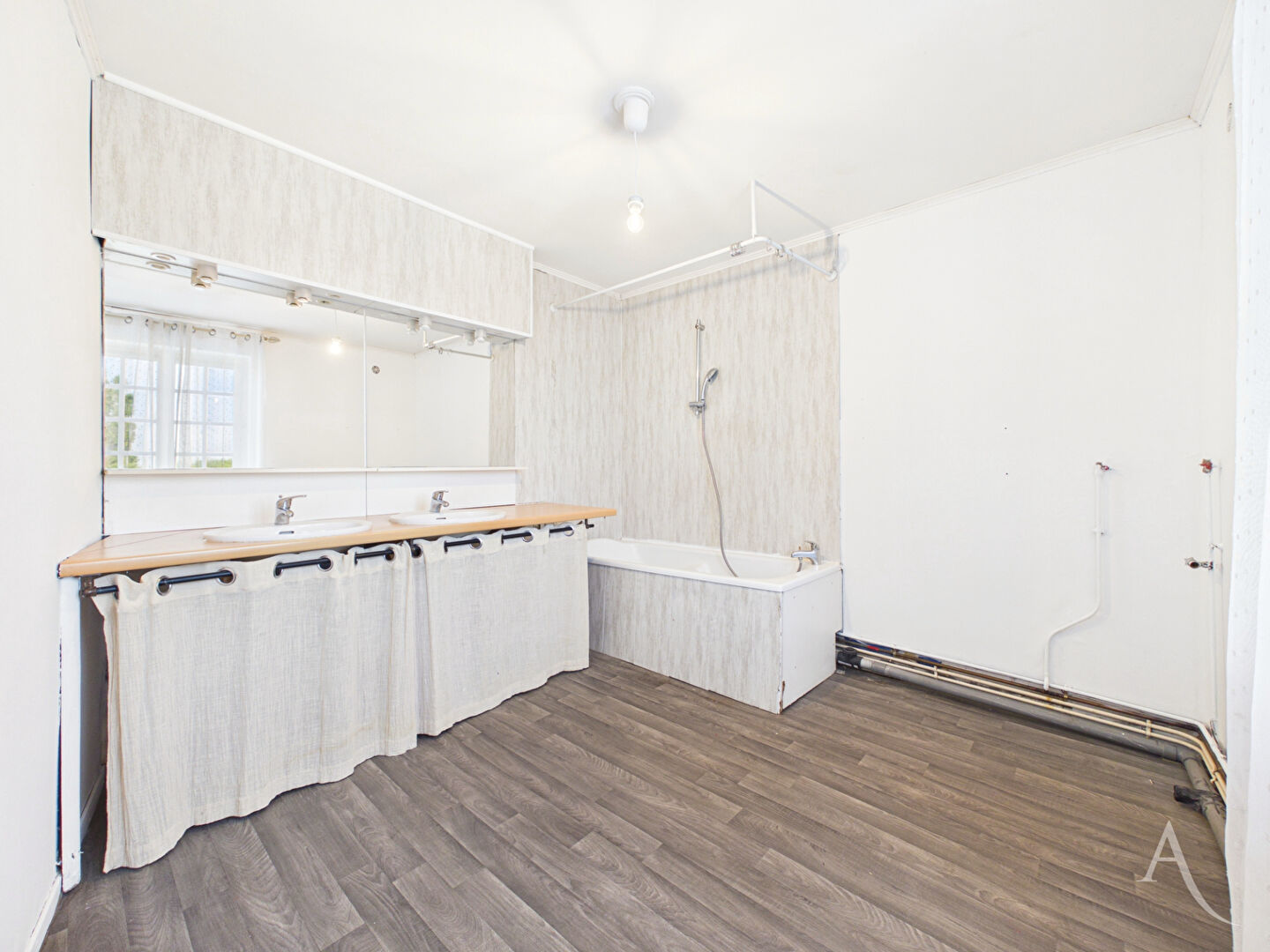 T4 House - 98.30m² - Neuville-en-Ferrain — 4-room, 98.3 sqm, 2 bedrooms — photo 11