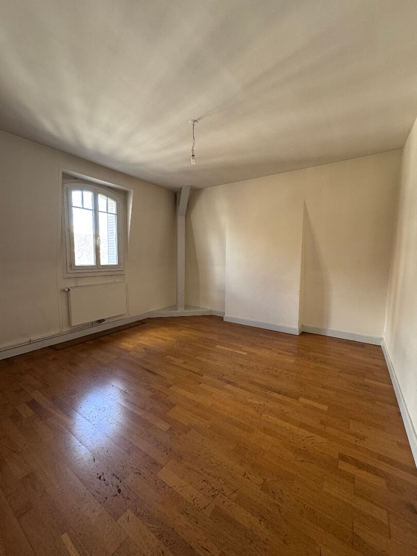 Bureaux SOISSONS (02200) 3 pièces 110.00 m²