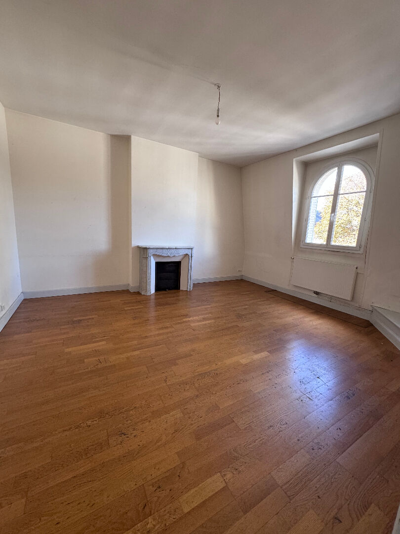 Bureaux SOISSONS (02200) 3 pièces 110.00 m²