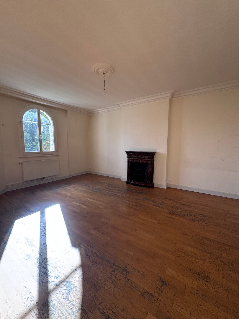 Bureaux SOISSONS (02200) 3 pièces 110.00 m²