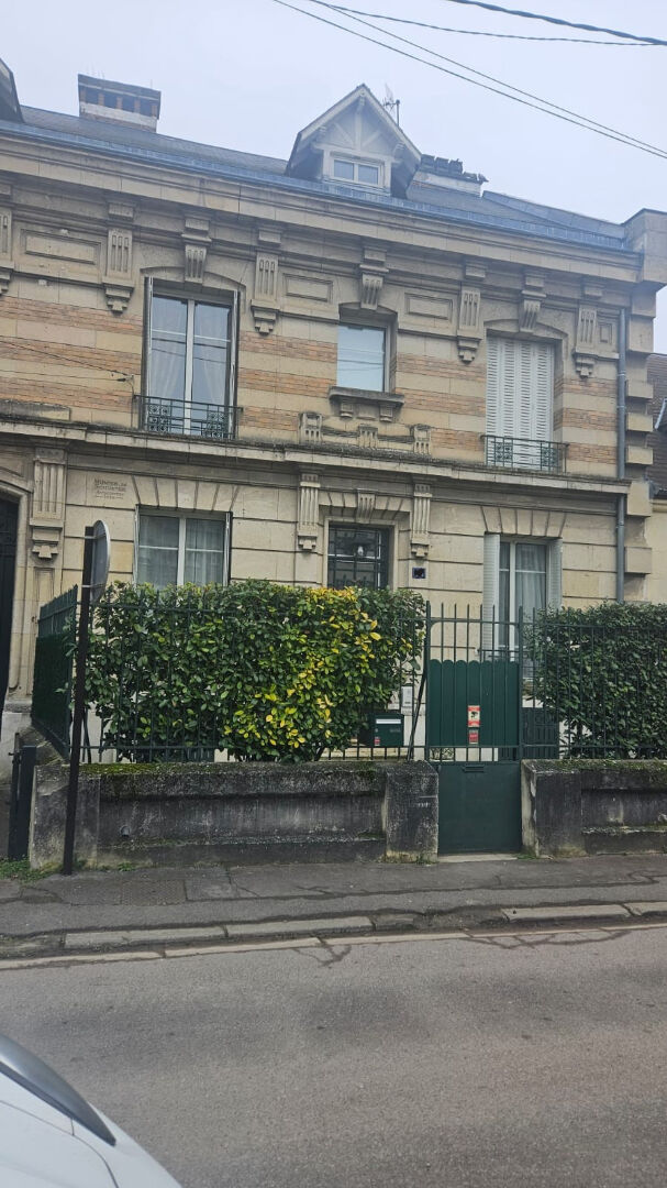 Maison SOISSONS (02200) 10 pi&egrave;ces 164.00 m&sup2;