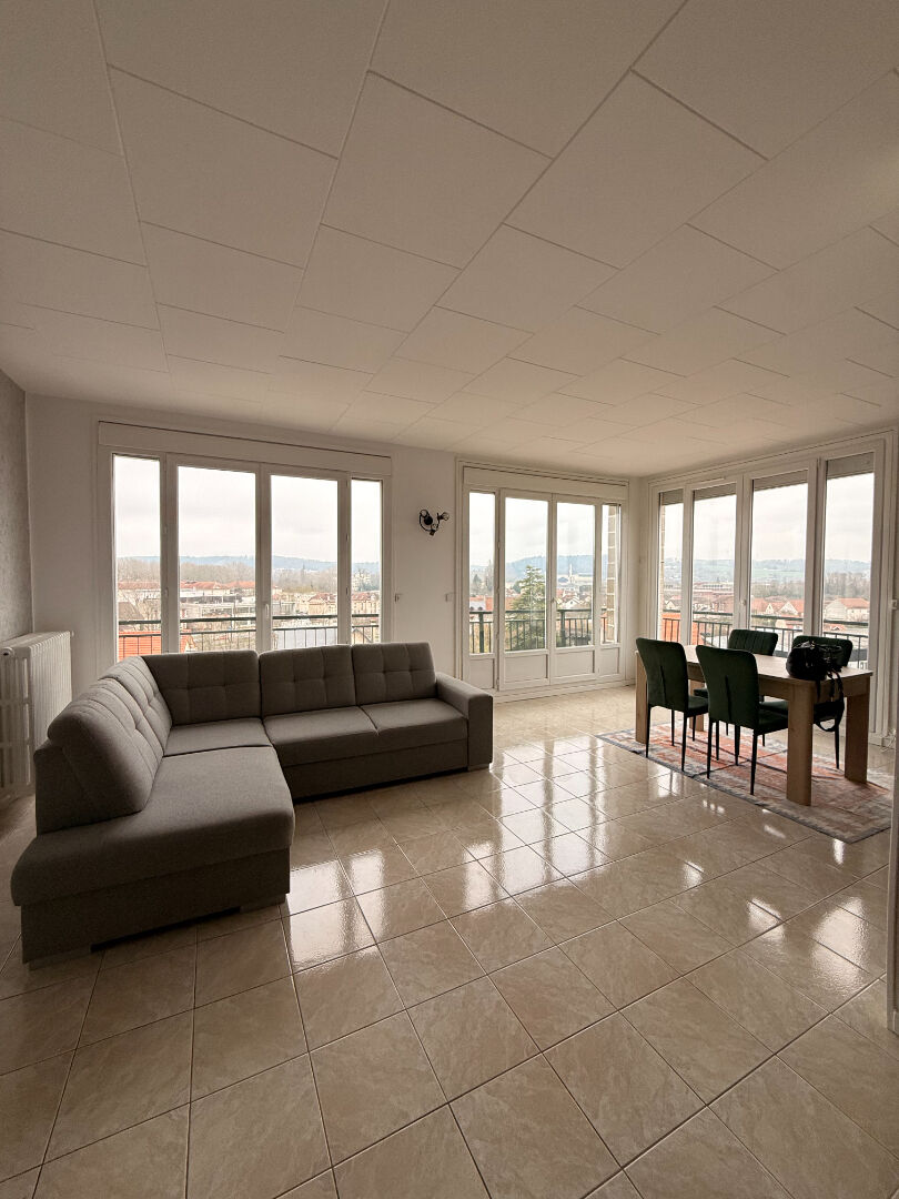 Appartement 3 pièces 92 m² · à Soissons · 91,6 m² · 890 €/mois