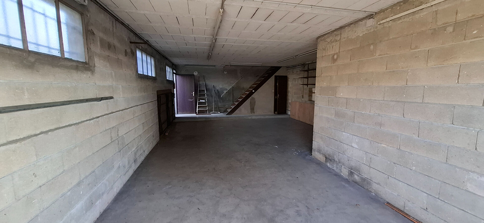 Local d'activit&eacute; SOISSONS (02200) 1 pi&egrave;ce 150.00 m&sup2;