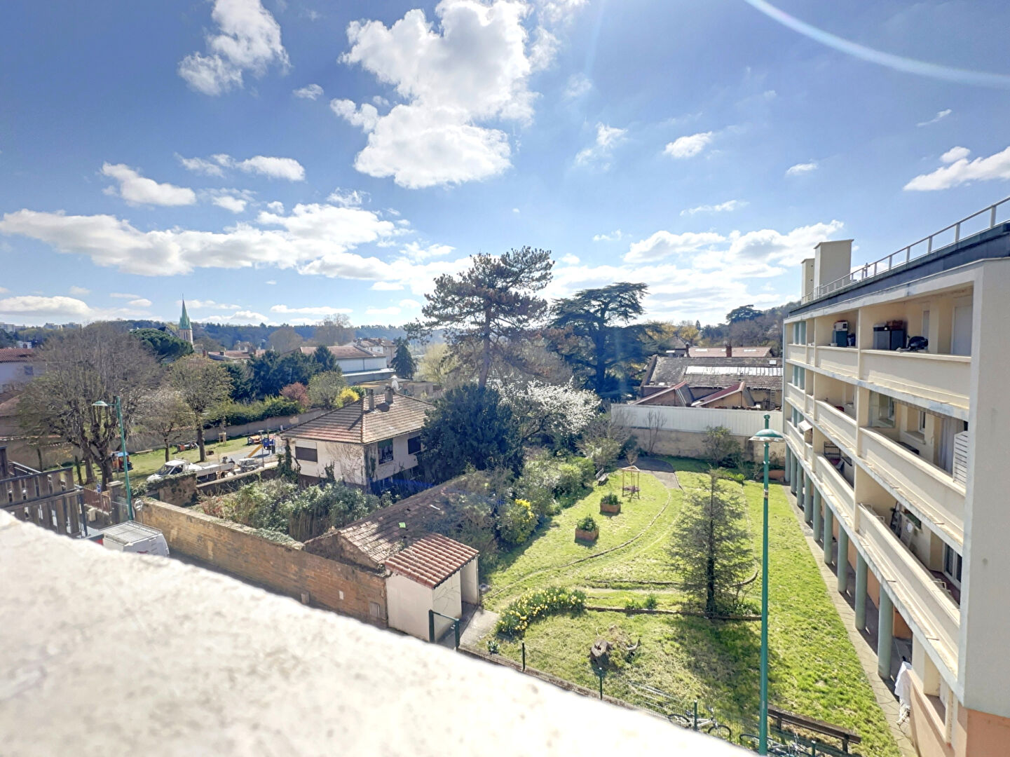 Appartement FONTAINES SUR SAONE (69270) 3 pi&egrave;ces 56.00 m&sup2;