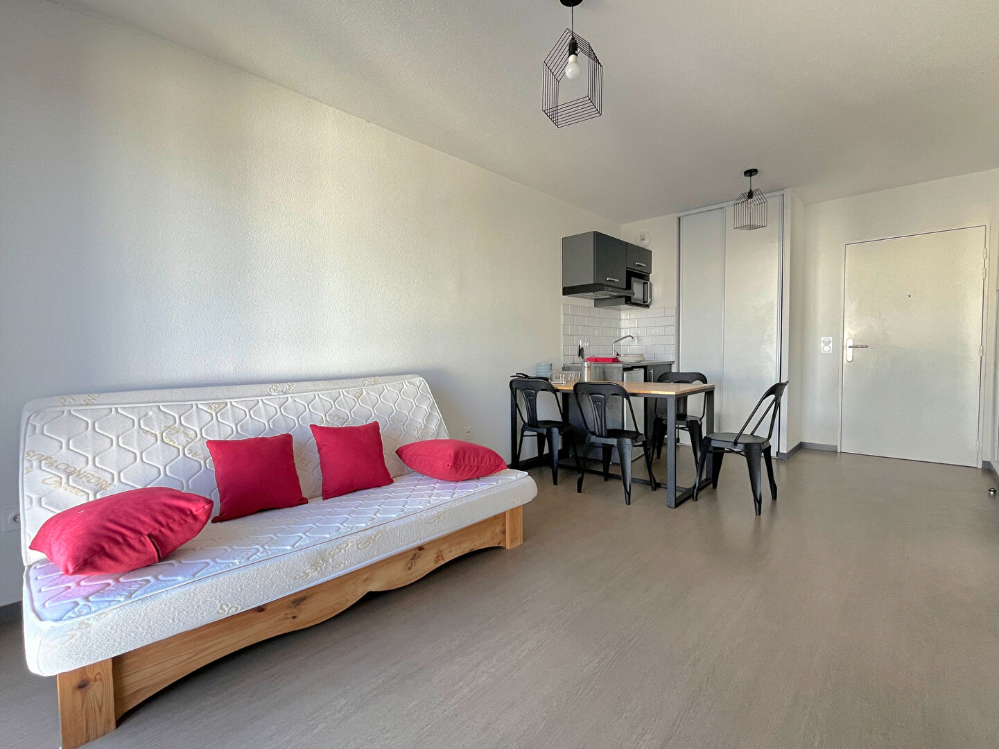 Appartement LA ROCHELLE (17000) 2 pi&egrave;ces 34.88 m&sup2;