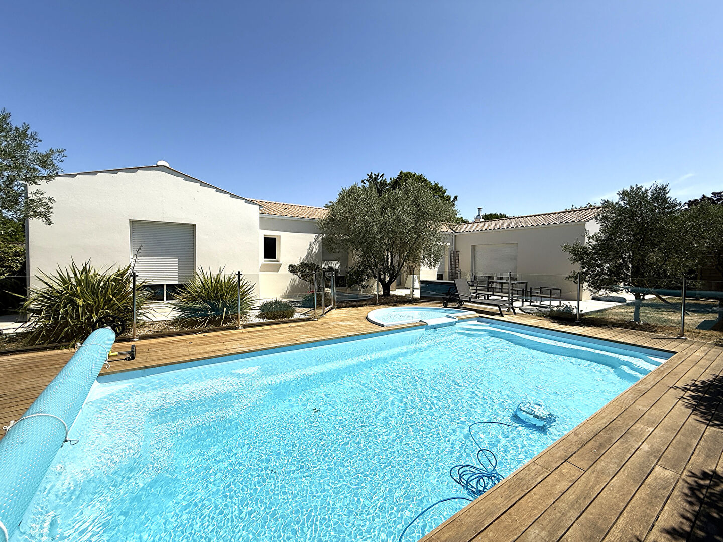 Maison SAINTE SOULLE (17220) 7 pièces 180.00 m²