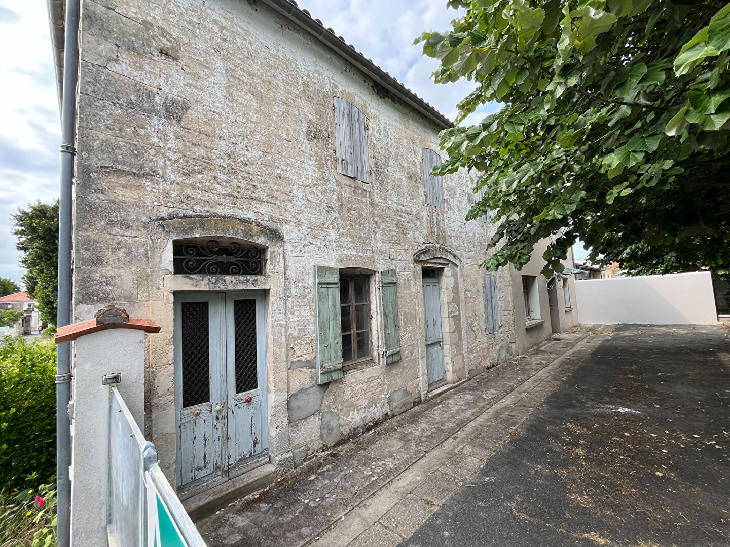 Maison LA ROCHELLE (17000) 8 pièces 216.00 m²