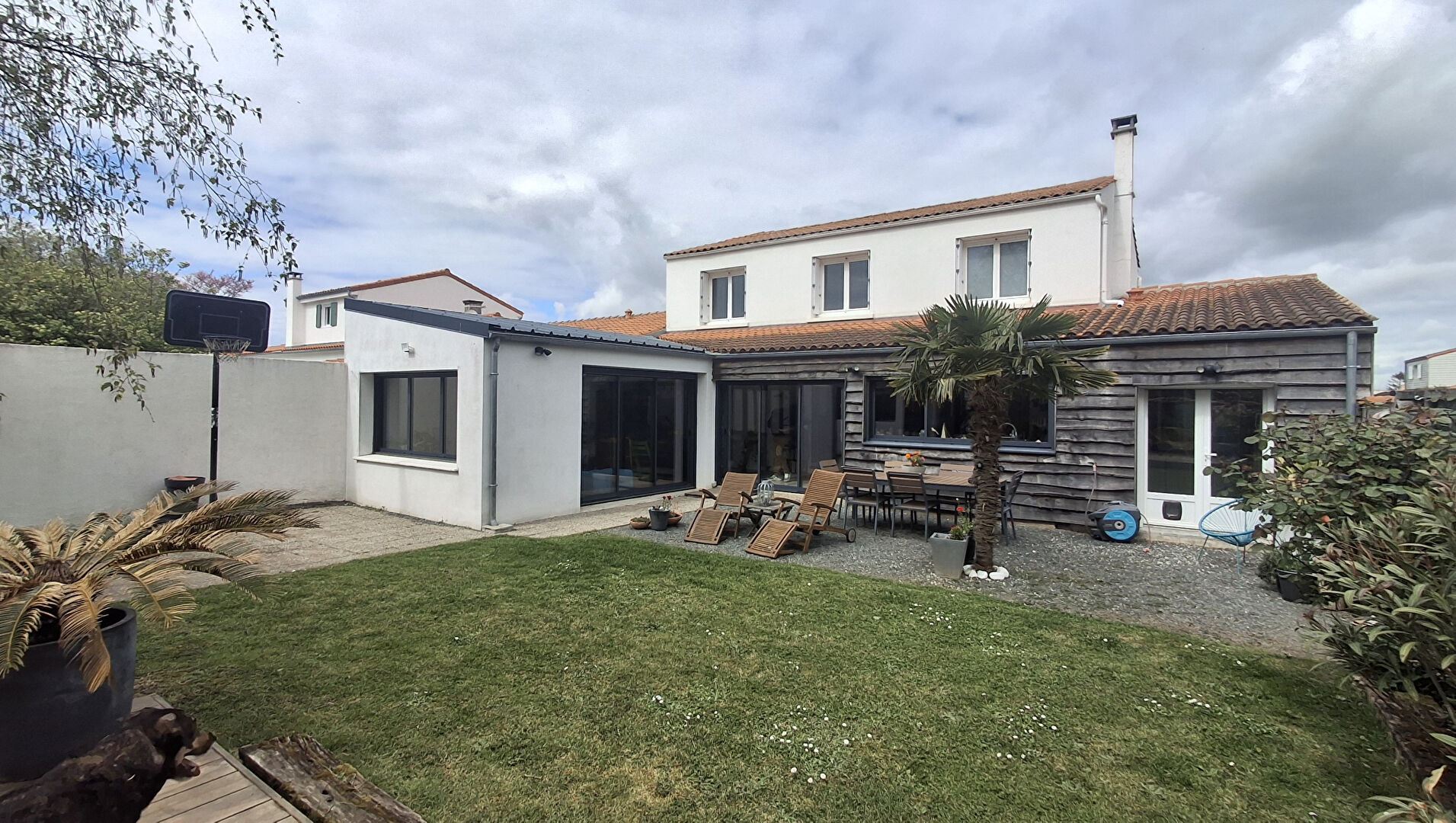 Maison SAINT XANDRE (17138) 6 pi&egrave;ces 185.00 m&sup2;