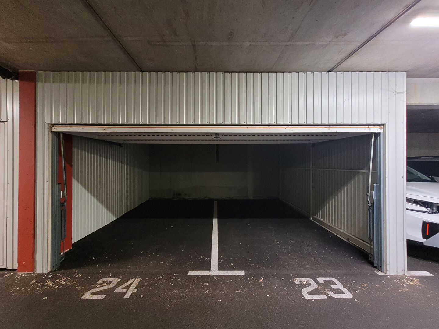 Parking / box LA ROCHELLE (17000) 25.00 m&sup2;
