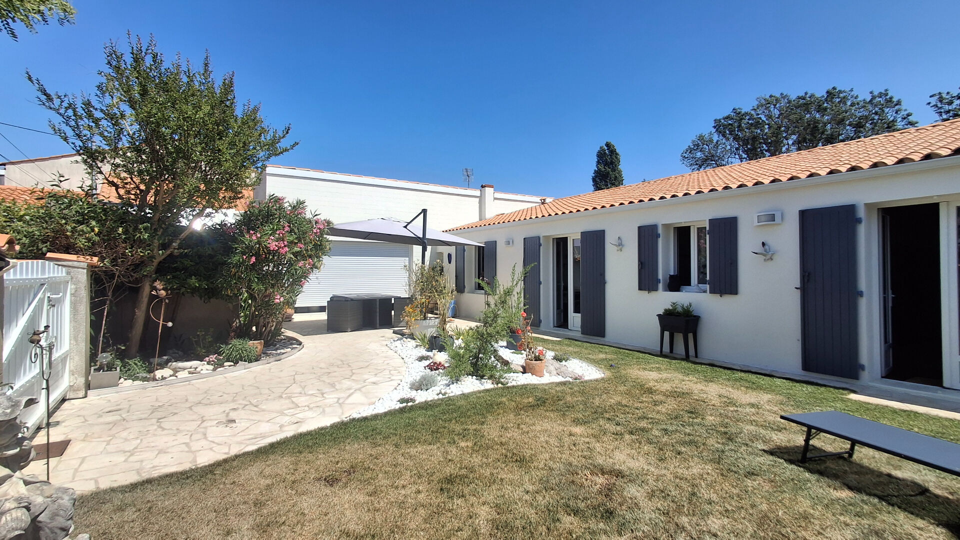 Maison LA ROCHELLE (17000) 5 pi&egrave;ces 150.00 m&sup2;