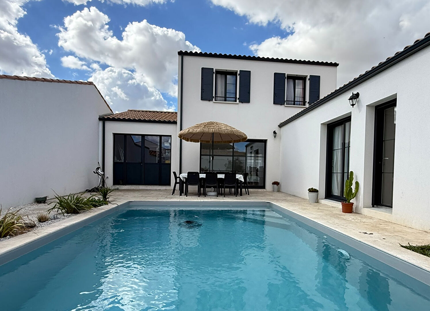Maison LA ROCHELLE (17000) 6 pi&egrave;ces 127.00 m&sup2;