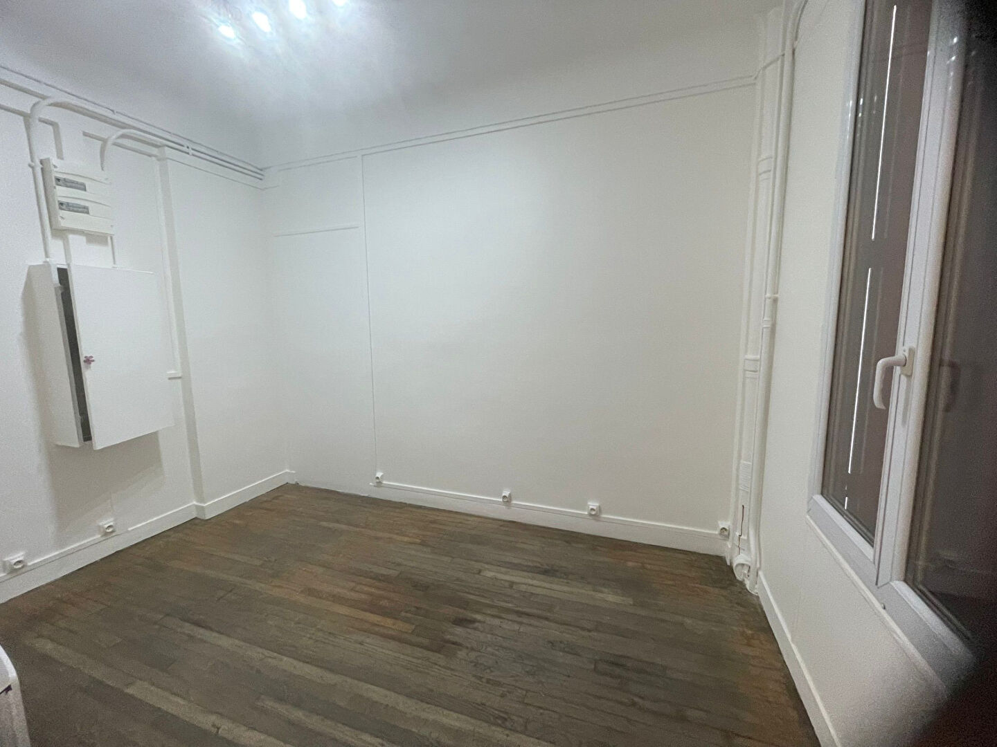 Local commercial LES LILAS (93260) 57.00 m&sup2;