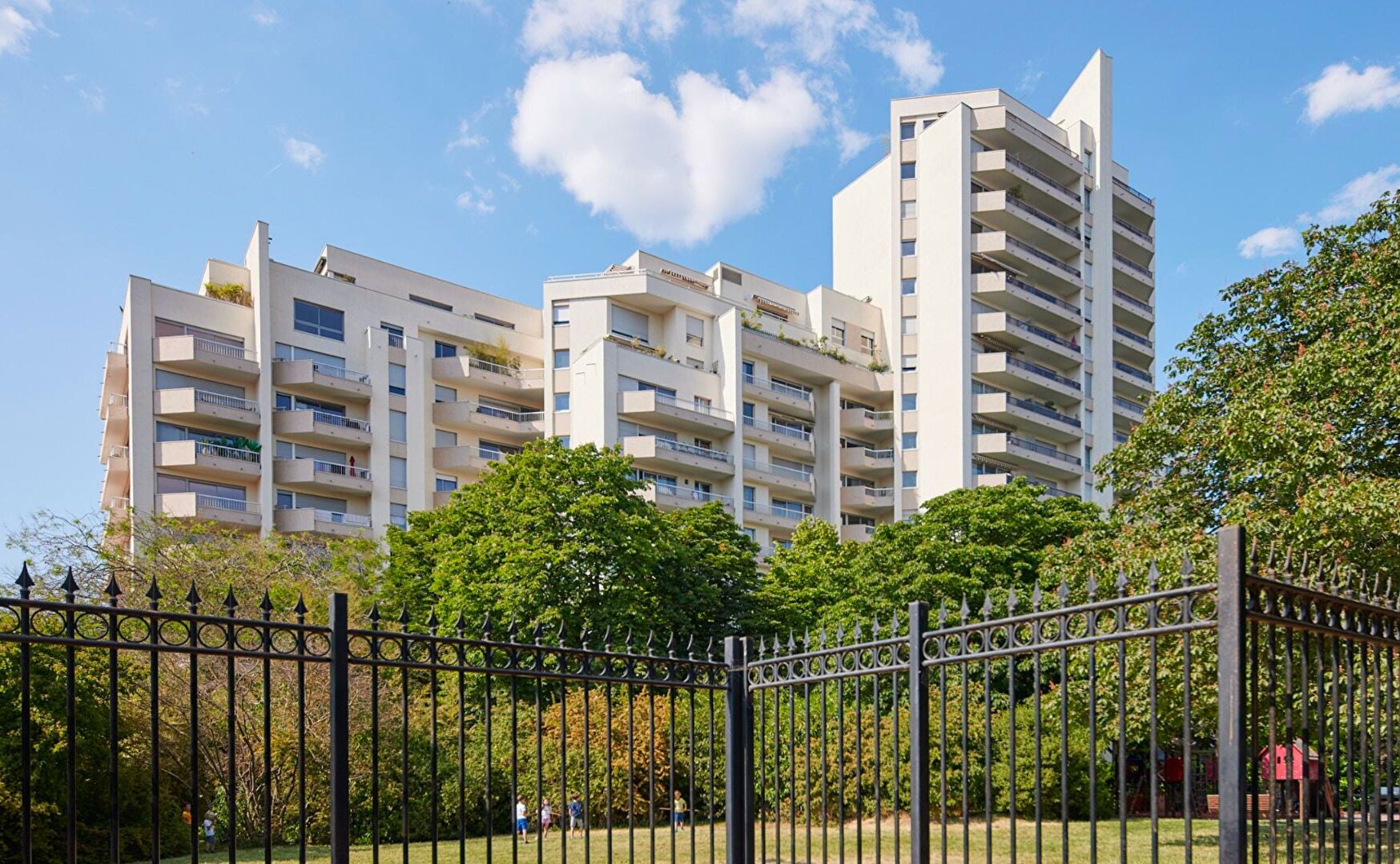 Appartement COURBEVOIE (92400) 2 pi&egrave;ces 66.55 m&sup2;