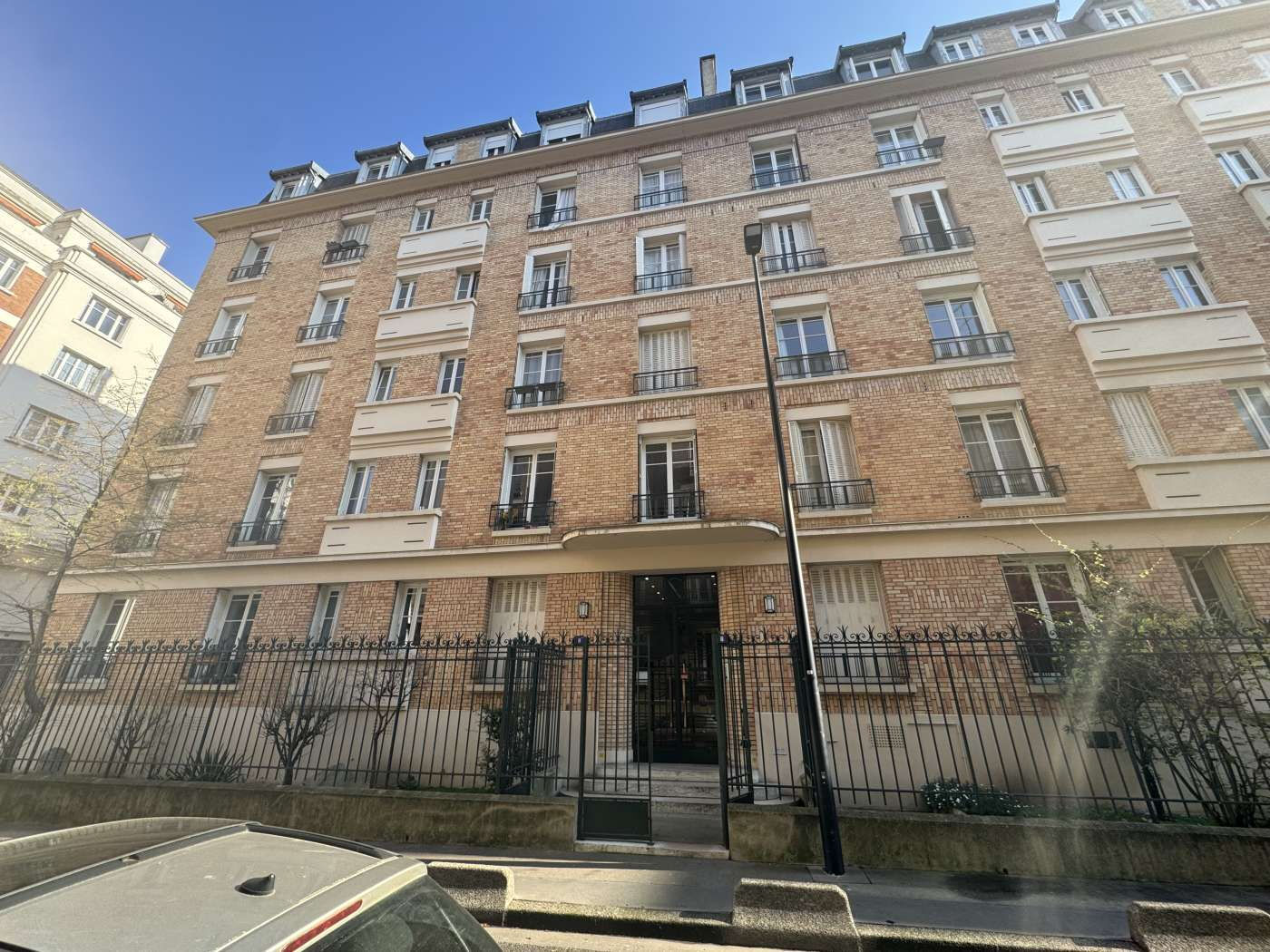 Courbevoie (92) 336 686 € Appartement 1 pièce 31.95 m² Voir le bien