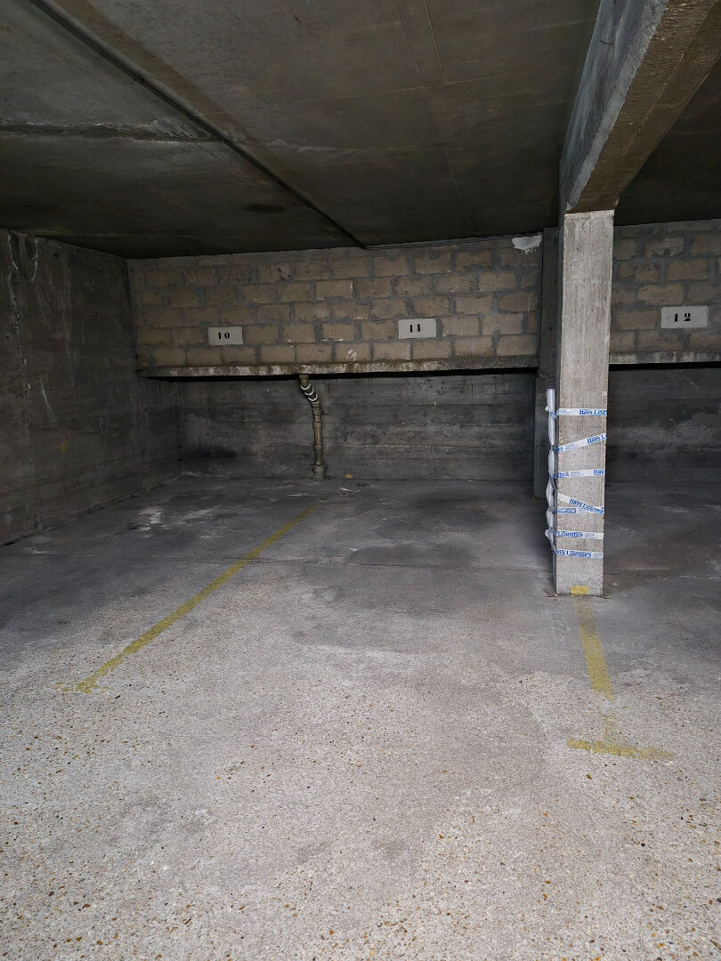 Parking / box SAINT MAURICE (94410) 4 pièces 10.50 m²