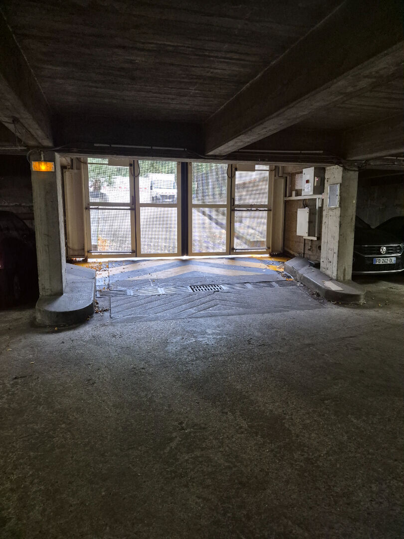 Parking / box PARIS (75012) 9.50 m&sup2;