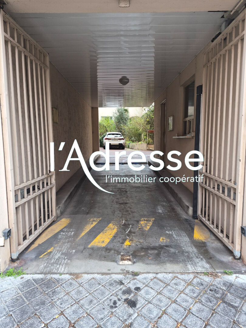 Parking / box PARIS (75012) 10.50 m&sup2;