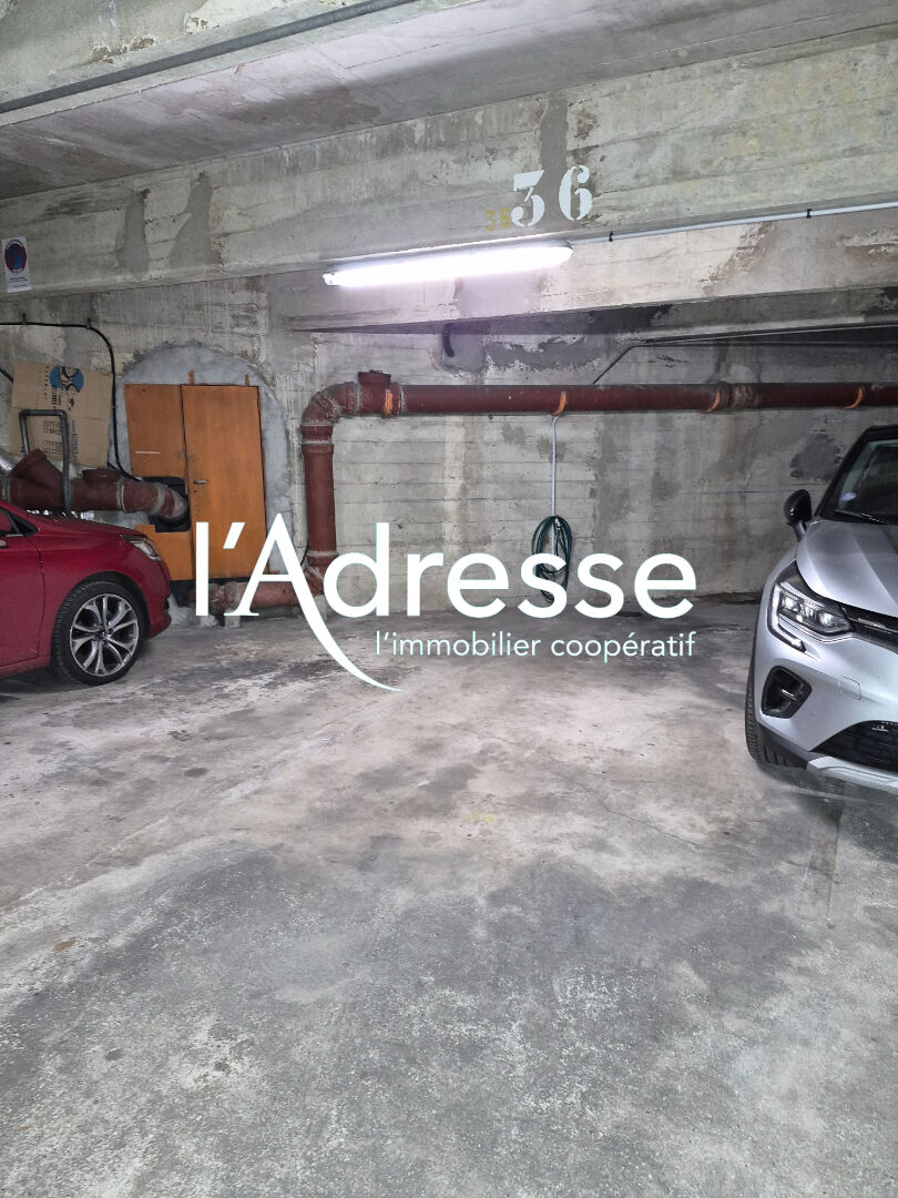 Parking / box PARIS (75012) 11.75 m&sup2;