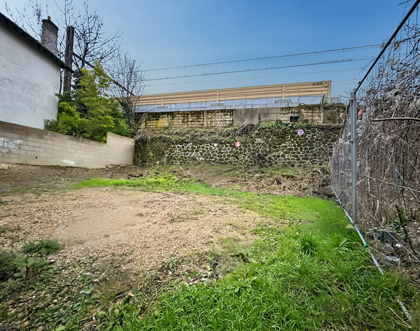 Terrain VANVES (92170) 142.00 m²