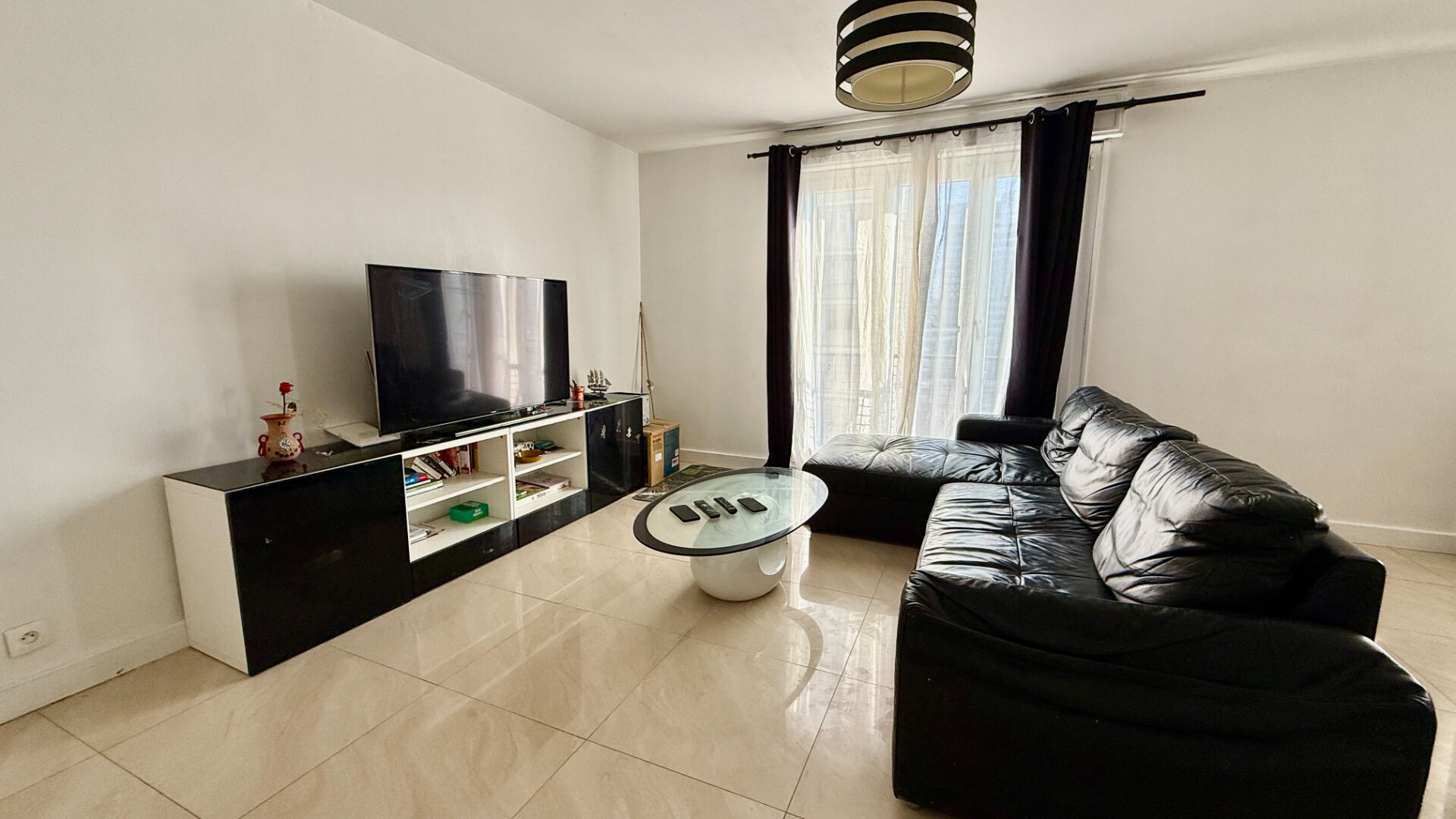 à 3 km de Sèvres Exclusif 478 000 € Appartement 3 pièces , 2 chambres 75.83 m² Voir le bien