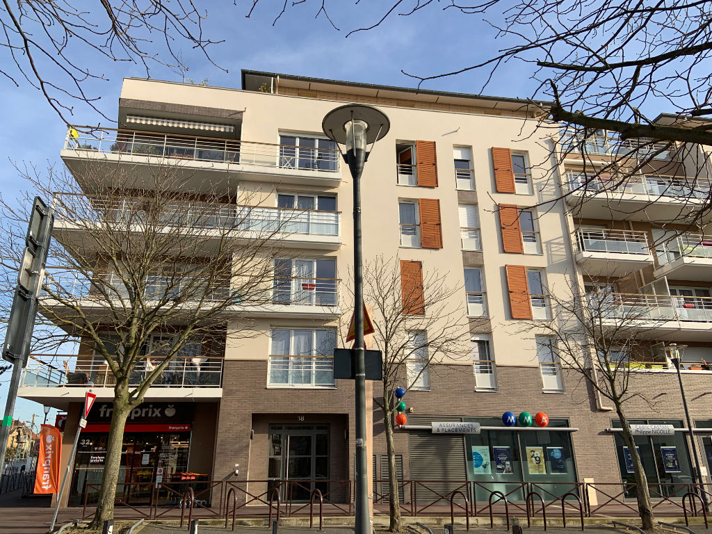 Ermont (95) 980 € / mois cc Appartement 2 pièces , 1 chambre 46.64 m² Avec balcon Voir le bien