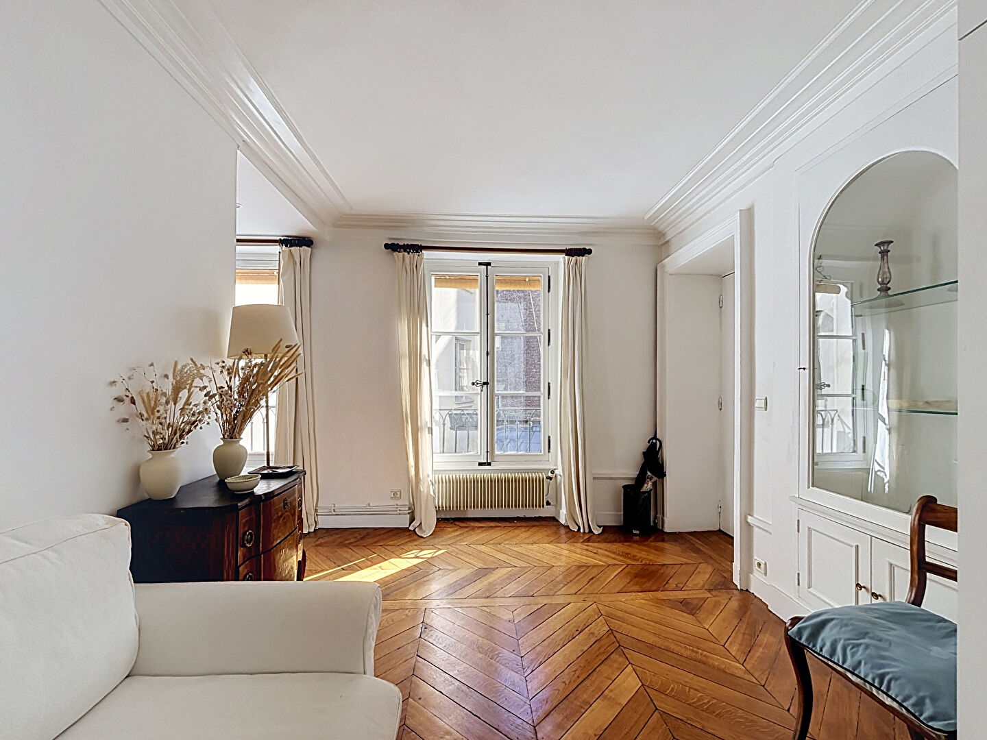 Paris 07 (75) 1 550 000 € Appartement 3 pièces , 2 chambres 75.42 m² Meublé