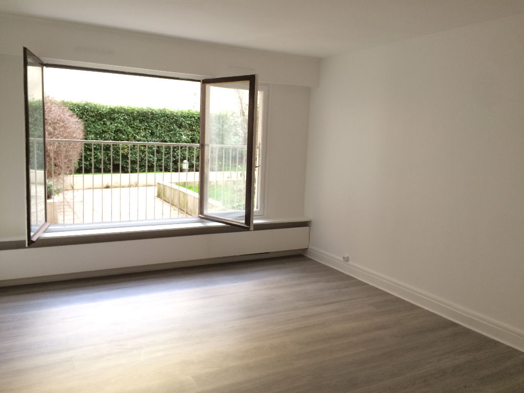 à 18 km de Ézanville 990 € / mois cc Appartement 1 pièce 26.55 m² Voir le bien