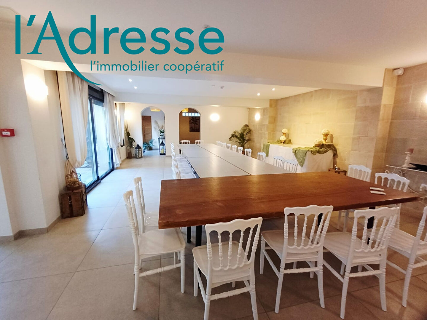 Murs GOURNAY SUR MARNE (93460) 250.00 m&sup2;