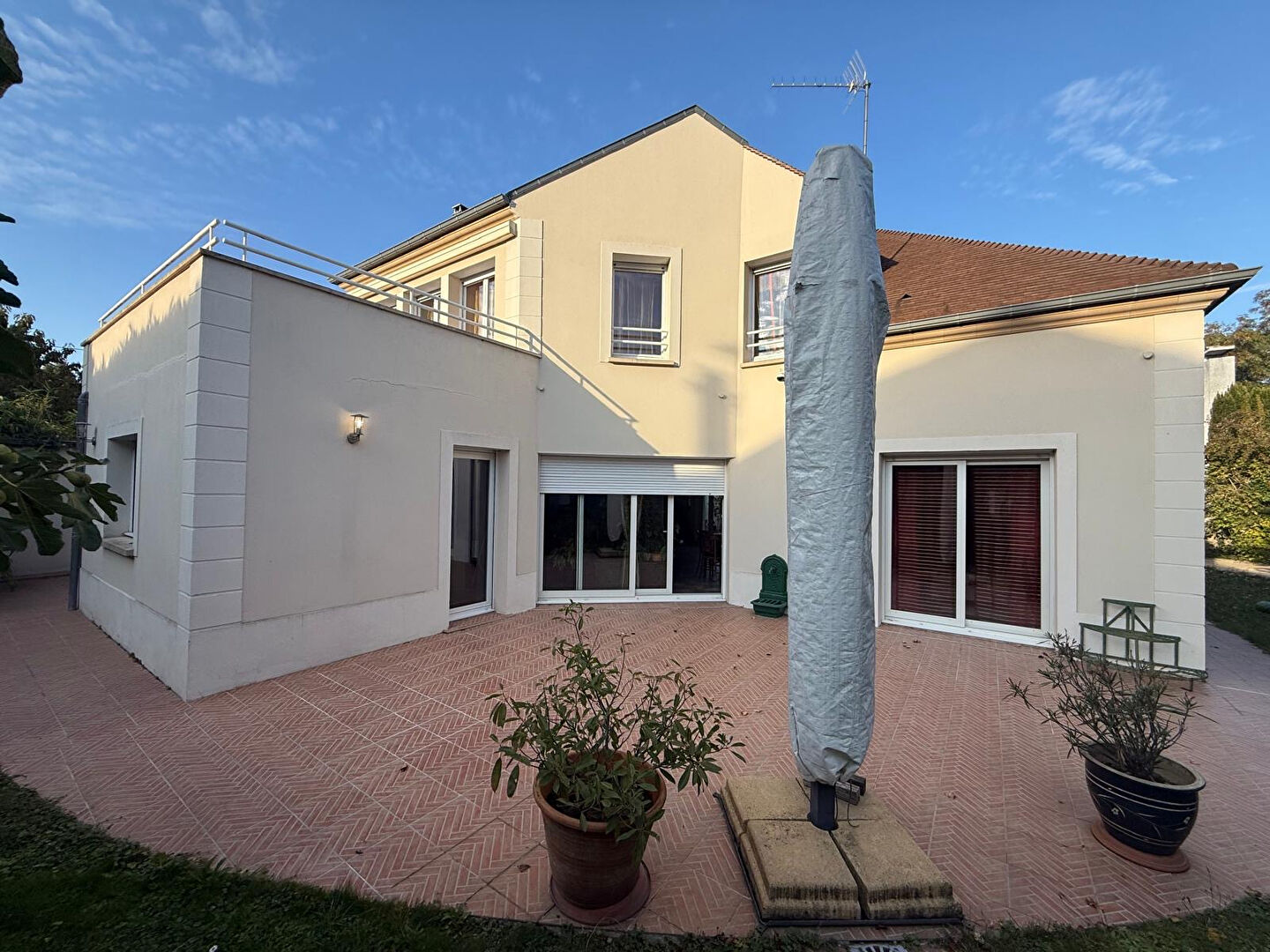 Maison NOISY LE GRAND (93160) 7 pièces 234.00 m²