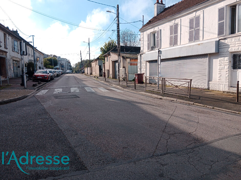 Immeuble CHAMPS SUR MARNE (77420) 11 pièces 268.00 m²