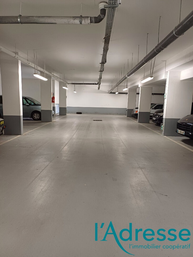 Parking / box CHAMPS SUR MARNE (77420) 1 pièce 15.00 m²