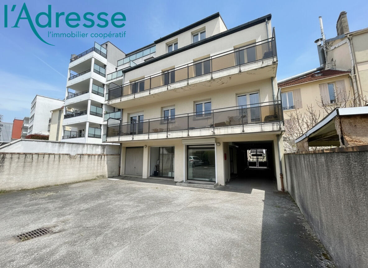 Local commercial NOISY LE GRAND (93160) 151.00 m&sup2;