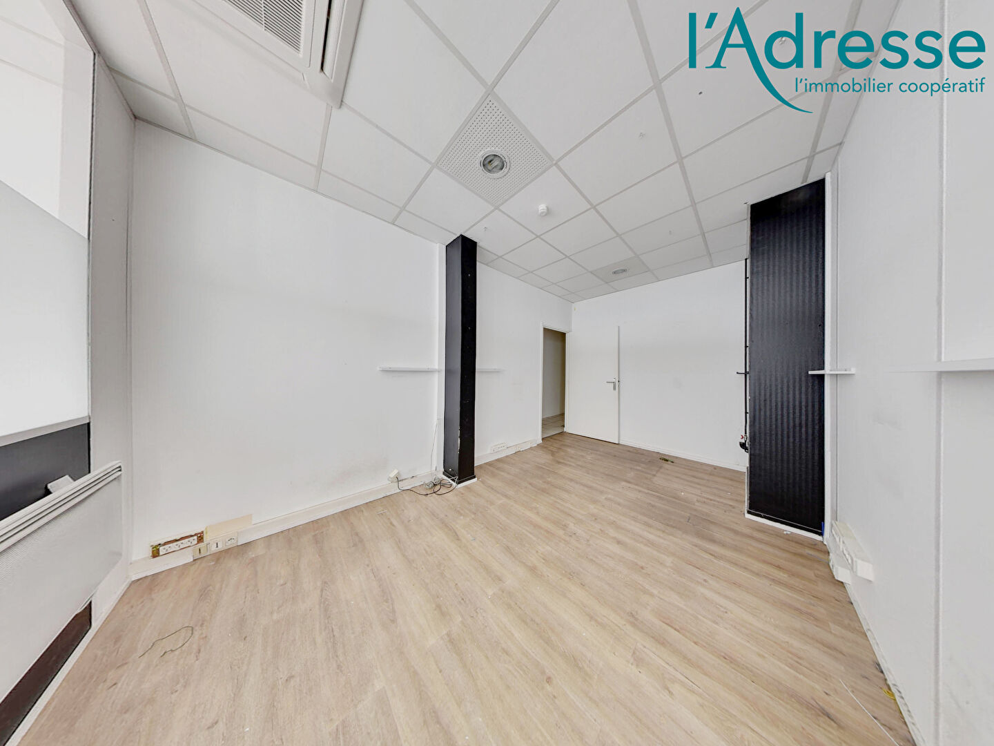 Local commercial NOISY LE GRAND (93160) 123.00 m&sup2;