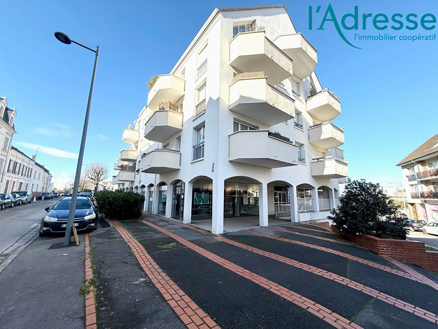 Local commercial NOISY LE GRAND (93160) 123.00 m&sup2;