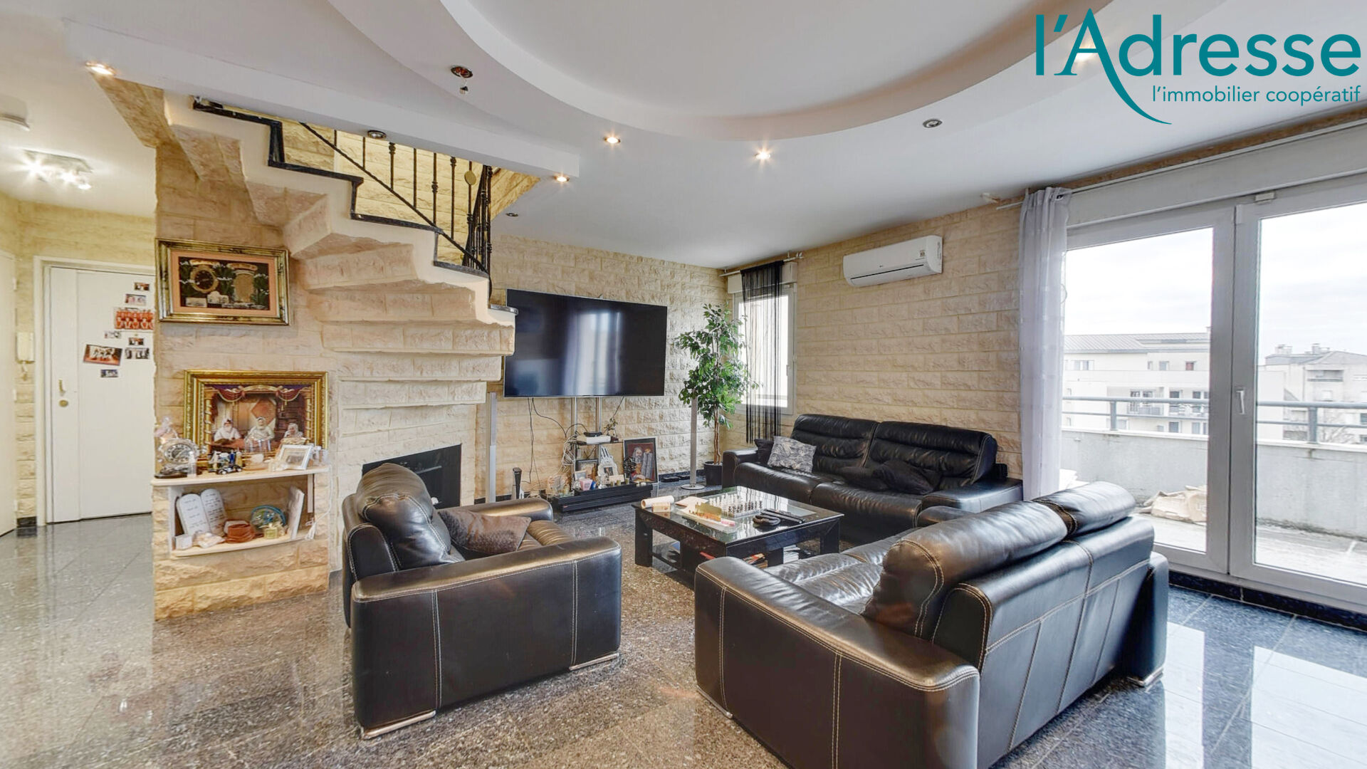 Créteil (94) Exclusif 389 000 € Appartement 4 pièces , 3 chambres 100.00 m² Avec balcon, terrasse Voir le bien