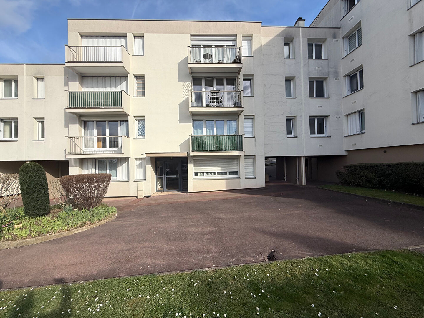 Appartement NOISY LE GRAND (93160) 3 pi&egrave;ces 70.00 m&sup2;