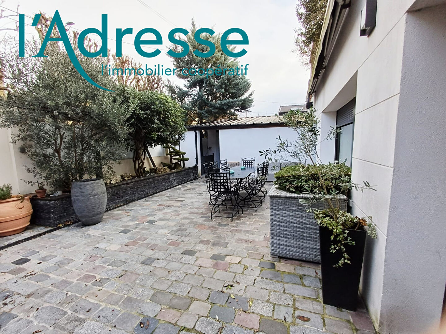 Local commercial GOURNAY SUR MARNE (93460) 250.00 m&sup2;