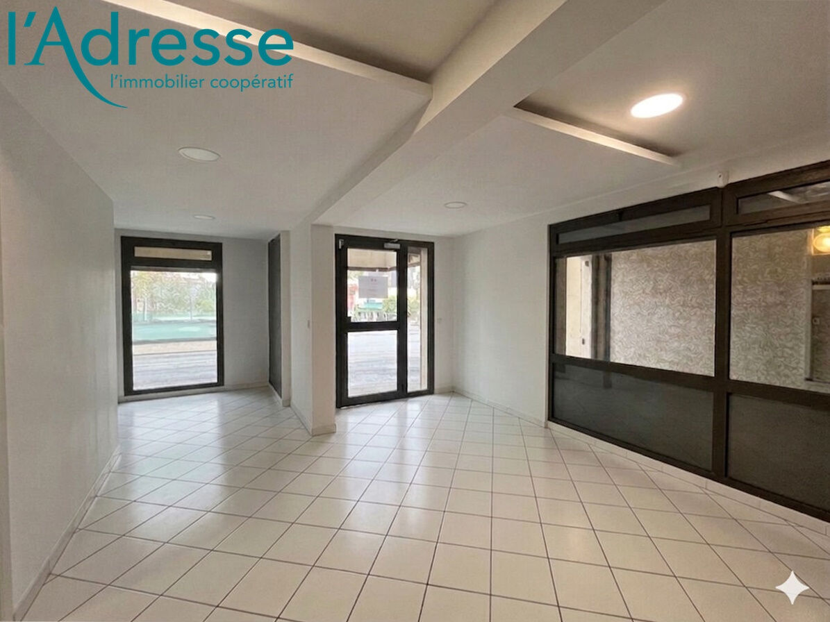 Local commercial NOISY LE GRAND (93160) 151.00 m&sup2;