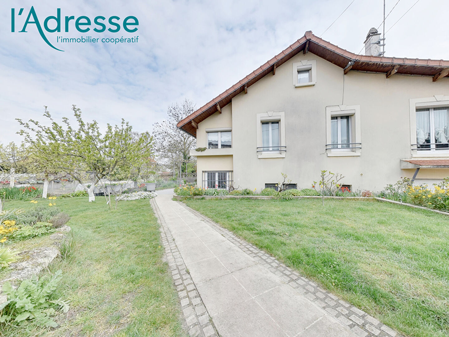 Noisy-le-Grand (93) 545 000 € Maison 5 pièces , 4 chambres 145.00 m² Avec jardin, terrasse, garage/box Voir le bien