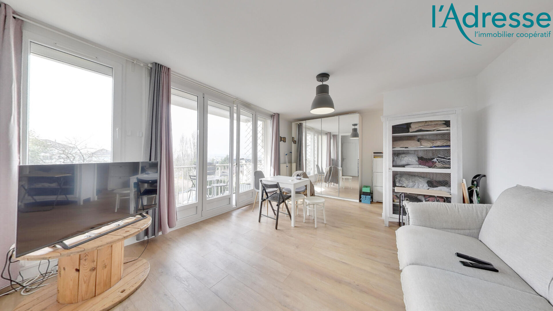 Noisy-le-Grand (93) Exclusif 159 900 € Appartement 1 pièce 33.00 m² Avec balcon Voir le bien
