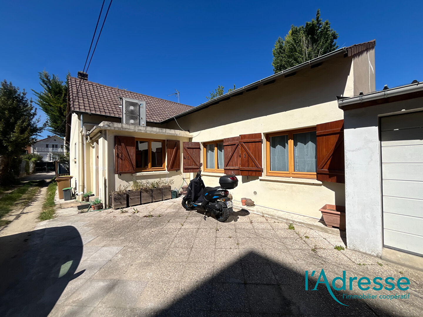 Vitry-sur-Seine (94) 465 000 € Maison 6 pièces , 5 chambres 152.00 m² Avec jardin, terrasse, garage/box Voir le bien