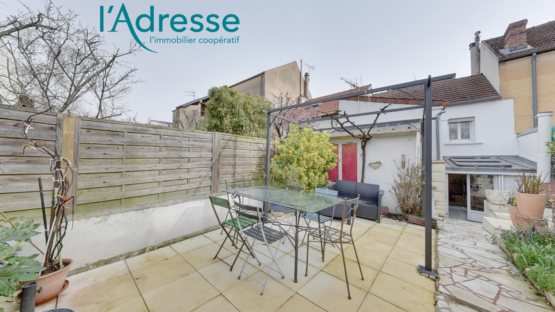 Noisy-le-Grand (93) Exclusif 350 000 € Maison 4 pièces , 3 chambres 100.00 m² Avec jardin, terrasse Voir le bien