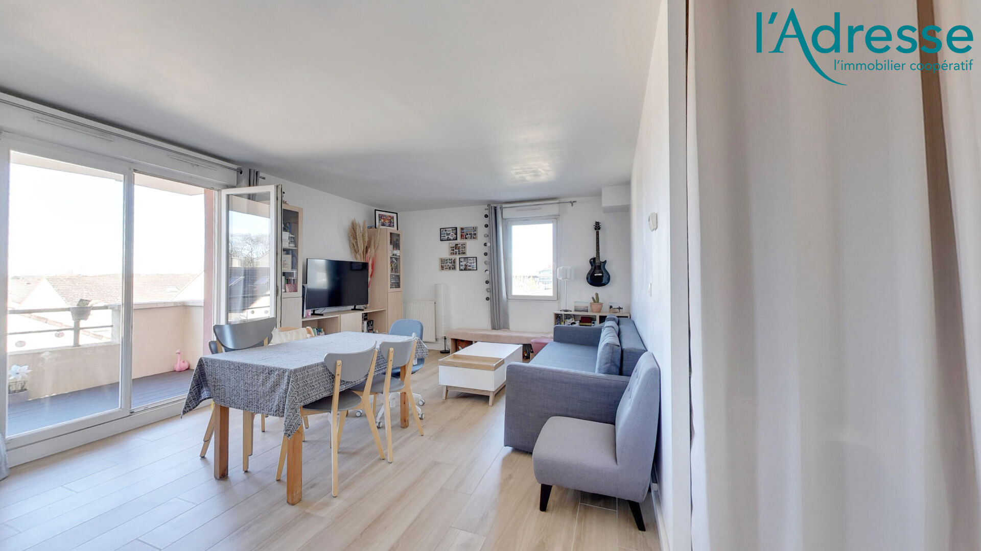 Émerainville (77) 218 000 € Appartement 3 pièces , 2 chambres 60.00 m² Avec balcongarage/box Voir le bien