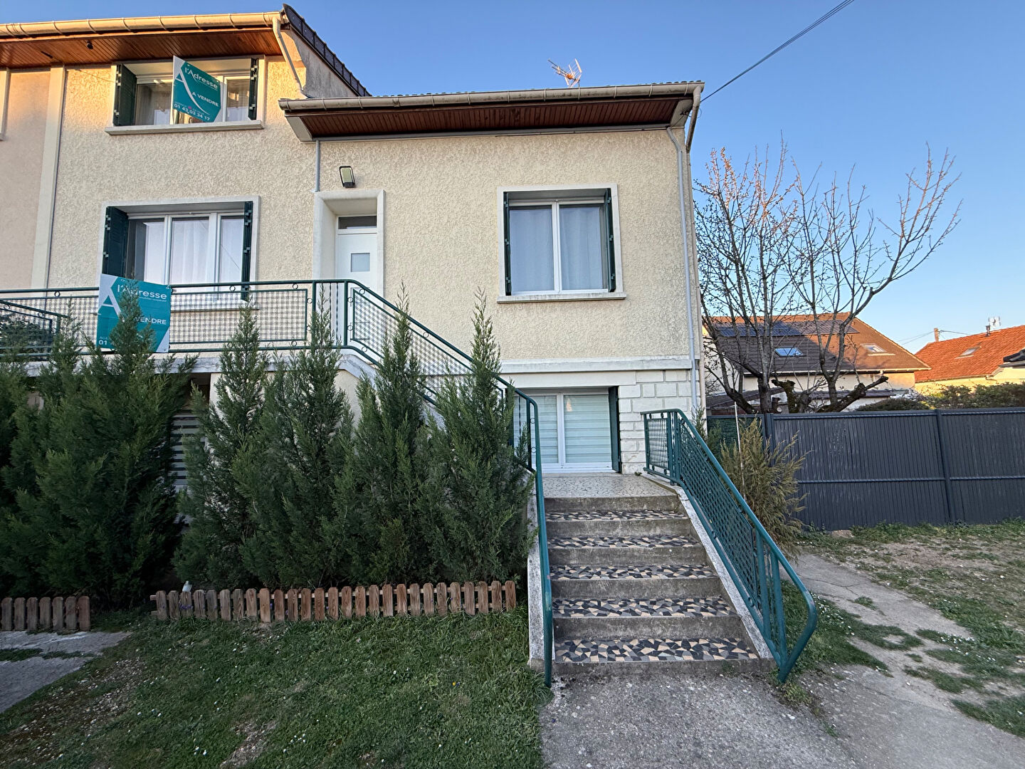 Noisy-le-Grand (93) Exclusif 884 000 € Immeuble 10 pièces , 6 chambres 210.00 m² Avec jardin, terrasse Voir le bien