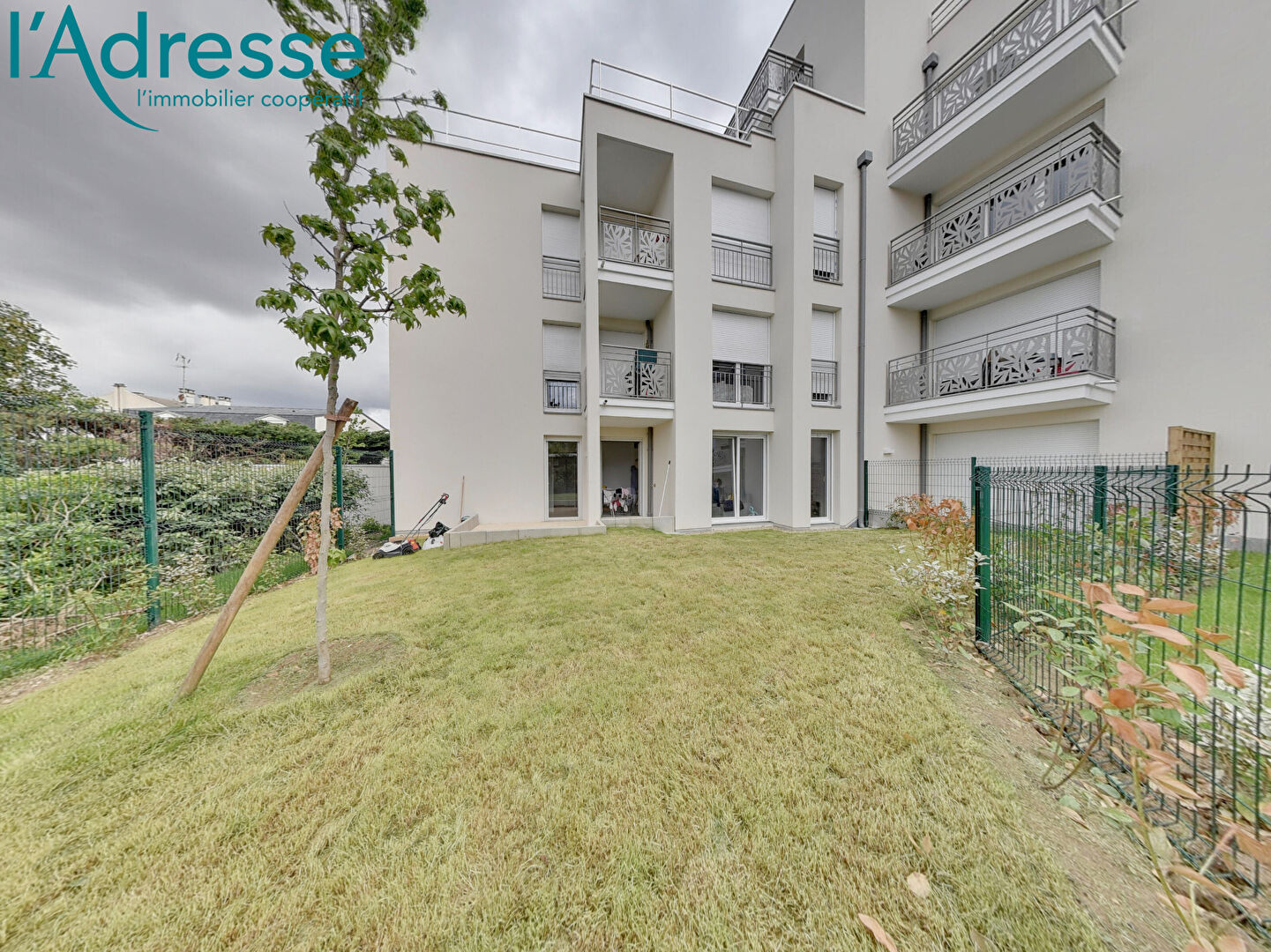 Noisy-le-Grand (93) Exclusif 409 000 € Appartement 4 pièces , 3 chambres 72.00 m² Avec jardin, terrasse Voir le bien