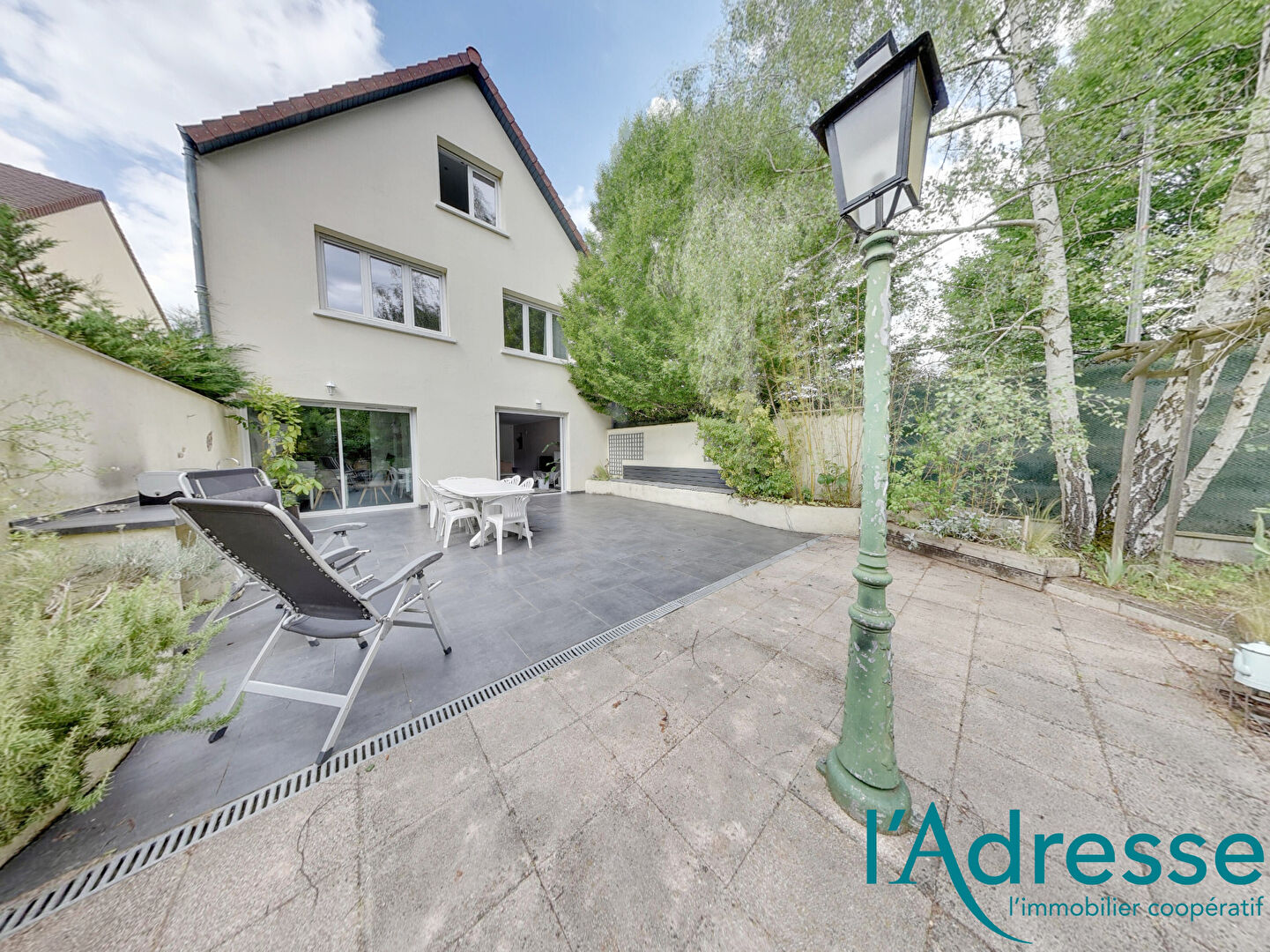 Champs-sur-Marne (77) 799 000 € Maison 7 pièces , 5 chambres 255.00 m² Avec jardin Voir le bien