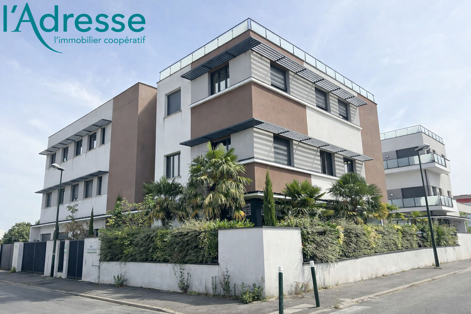 Entrep&ocirc;t / Local industriel NOISY LE GRAND (93160) 30 pi&egrave;ces 2643.00 m&sup2;