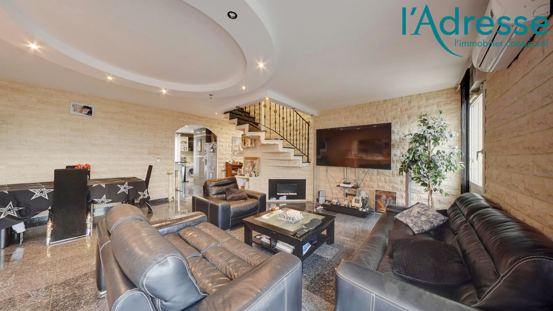 Créteil (94) Exclusif 370 000 € Appartement 4 pièces , 3 chambres 94.00 m² Avec balcon, terrasse Voir le bien