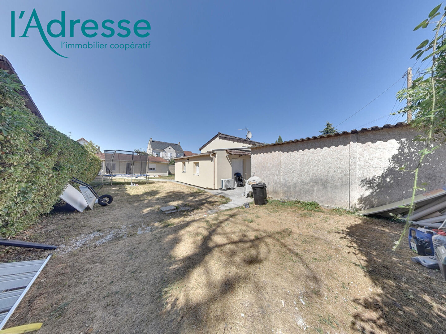 Ozoir-la-Ferrière (77) Exclusif 255 000 € Maison 2 pièces , 1 chambre 44.00 m² Avec terrasse