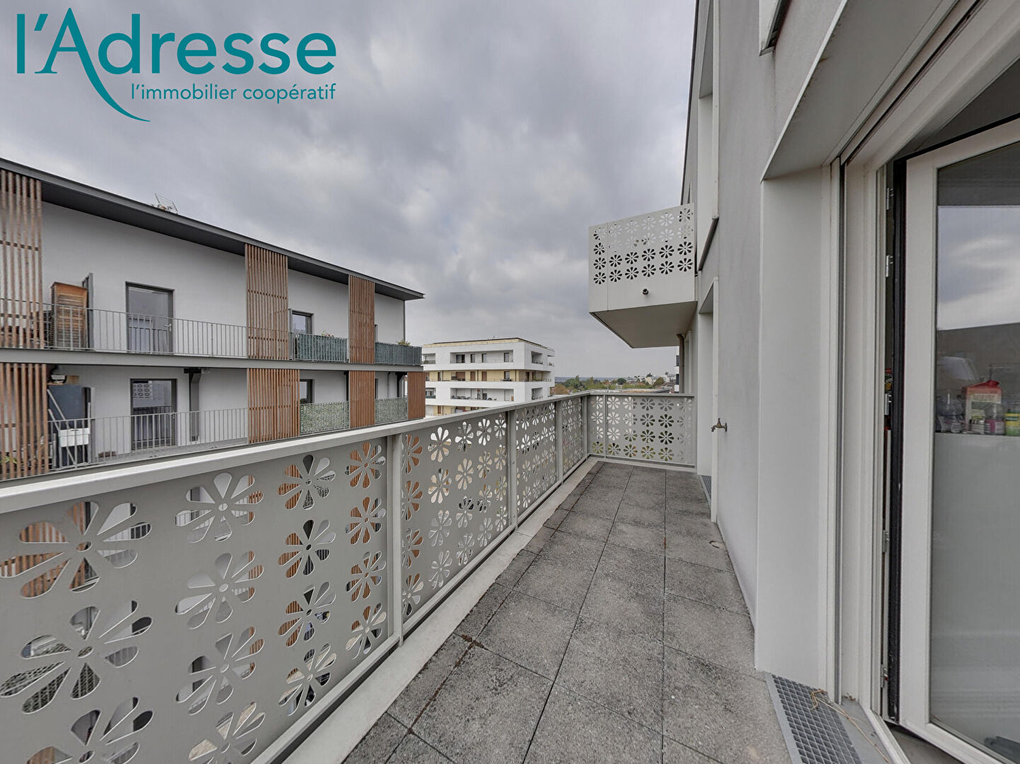 Appartement NOISY LE GRAND (93160) 2 pi&egrave;ces 43.00 m&sup2;
